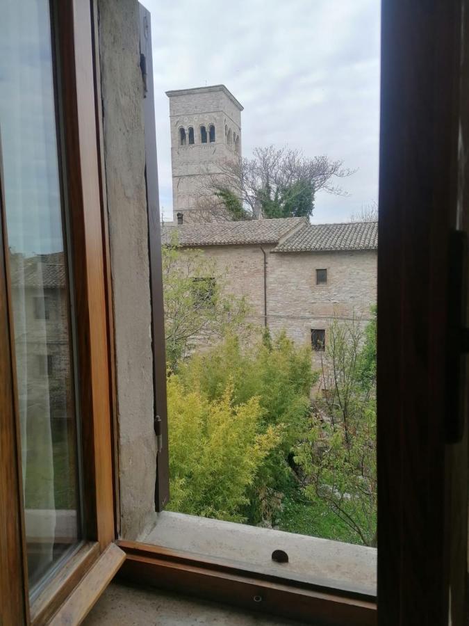 Assisi Hus Stanza Tripla In Appartamento Εξωτερικό φωτογραφία